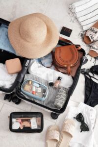 <img src="image-travel-checklist-2.jpg" alt="travel checklist clothes Europe" />